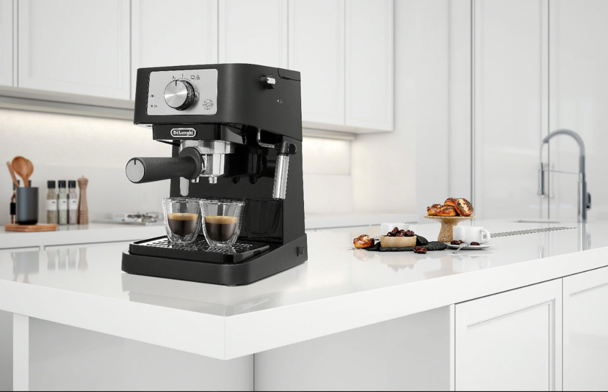 DeLonghi Stilosa EC260BK Espresso Machine with 15 Bar Pump, Black and Stainless Finish
